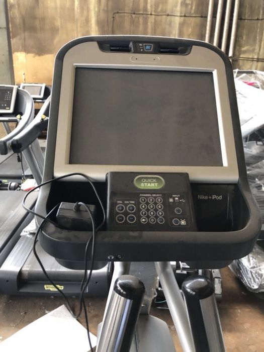 Depozit aparate fitness technogym