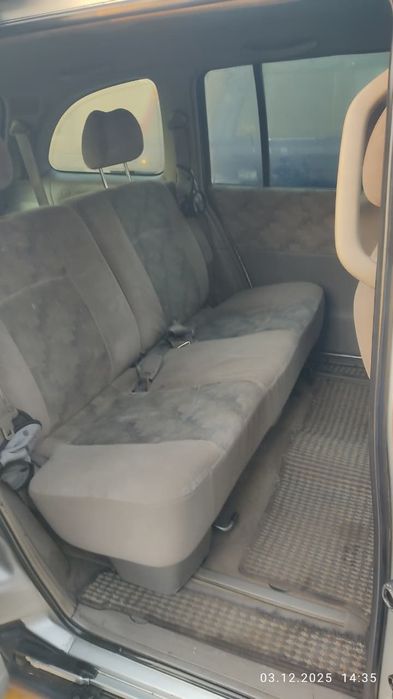 Nissan Prairie Liberty