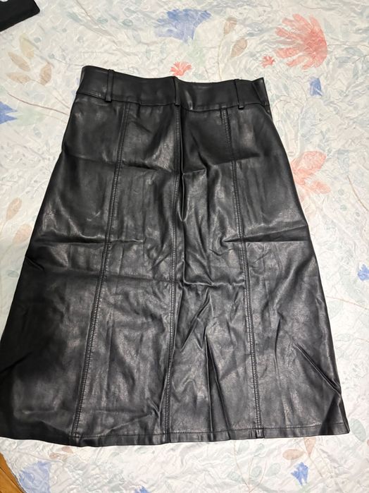 Юбка кожаная новая