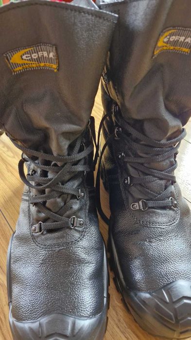 Bocanci  protecție iarnă, cu bombeu și lamelă din oțel, New Cofra Ural