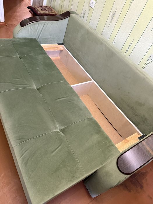 Продам диван в отличном состоянии.