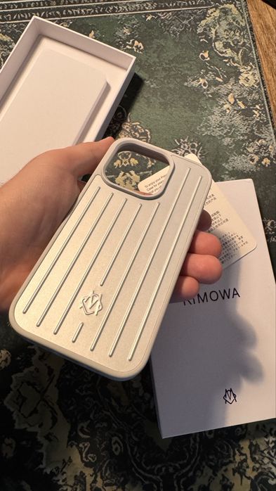 Husa pentru iphone 14 pro Rimowa de aluminiu