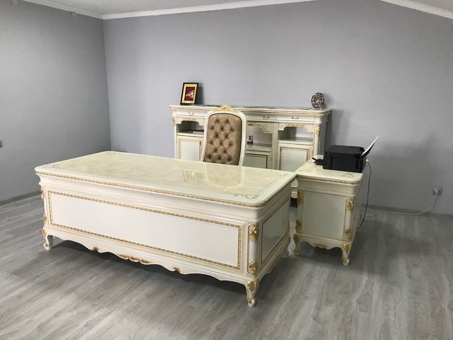Офисная мебель классическая