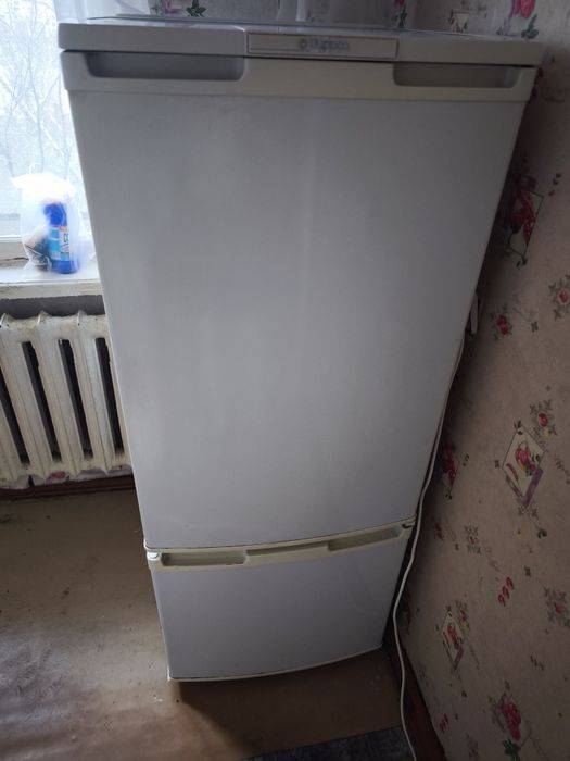 Продам холодильник бирюса
