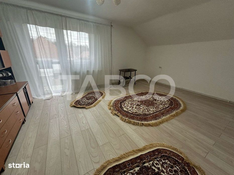 Casa 5 camere de vanzare 200 mp utili 1040 mp teren sat Persani