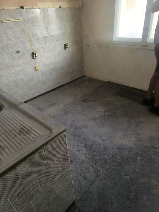 Четиристаен апартамент срещу стоматология