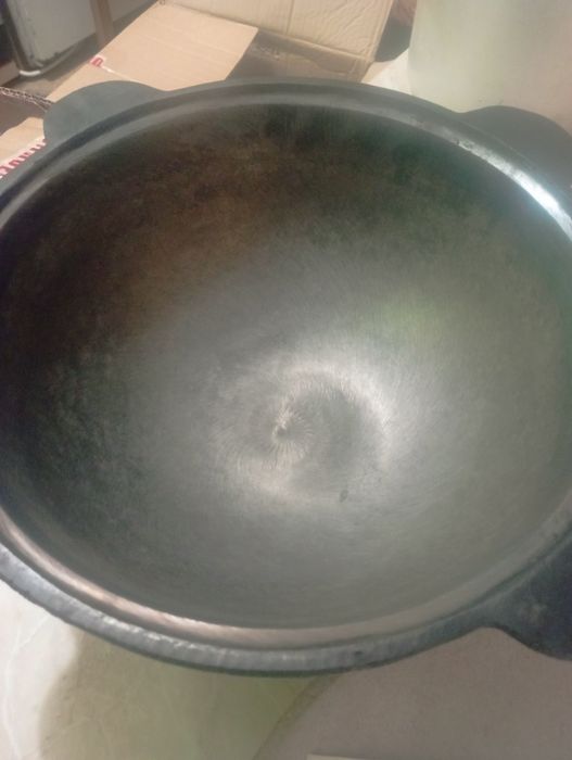 Продам казан чугунный