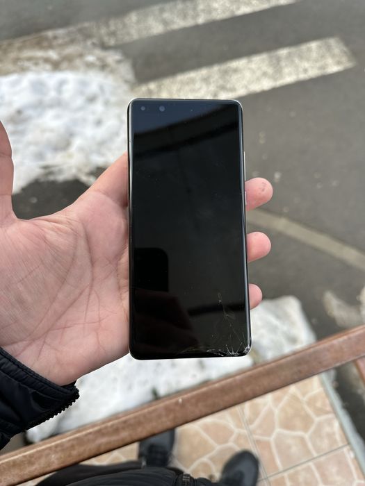 Huawei p40 pro cu displayul spart pentru piese