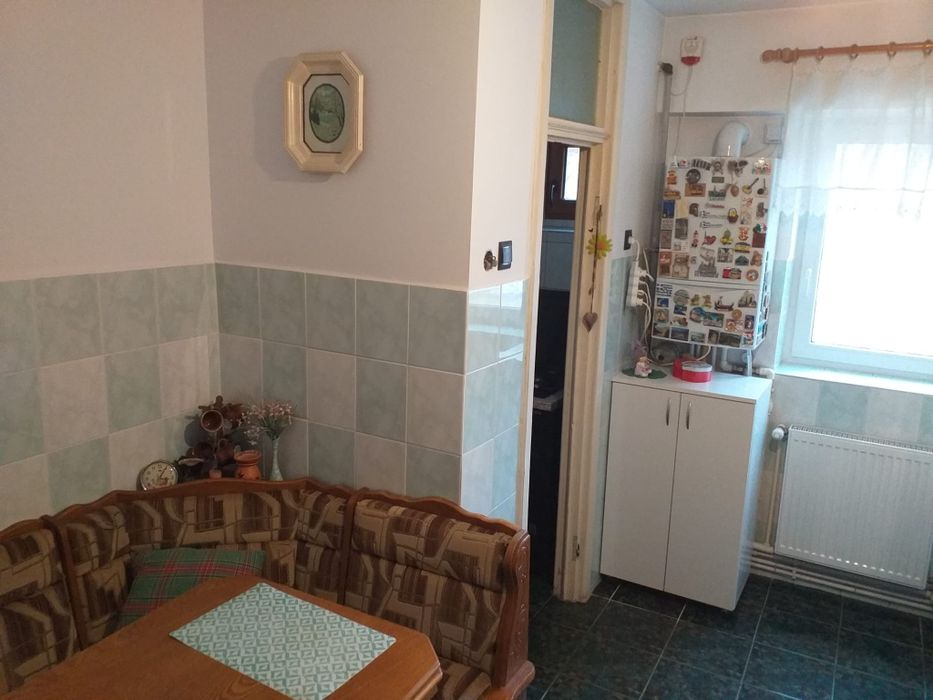 De vânzare apartament 3 camere.