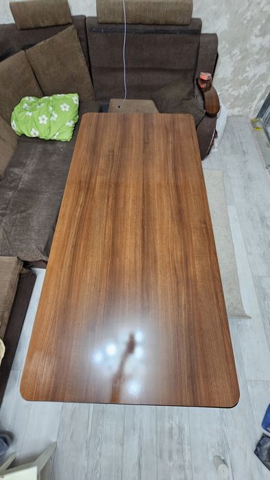 Продается обеденный стол