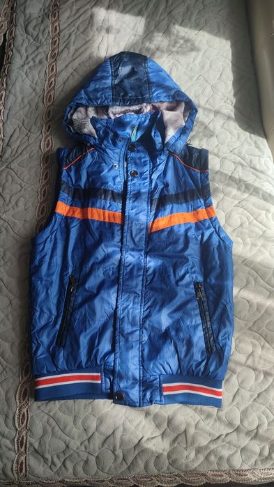 Продам куртку размер 36