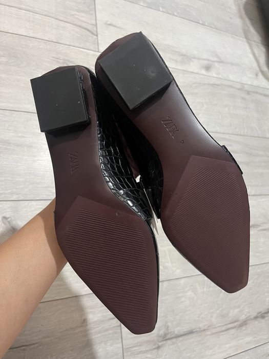 Pantofi Zara,cu varf ascutit