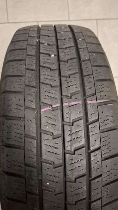 Зимна бусова гума  GoodYear 215 65 15C