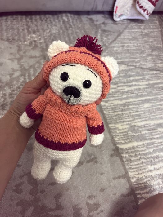 Вязанные игрушки и рюкзаки