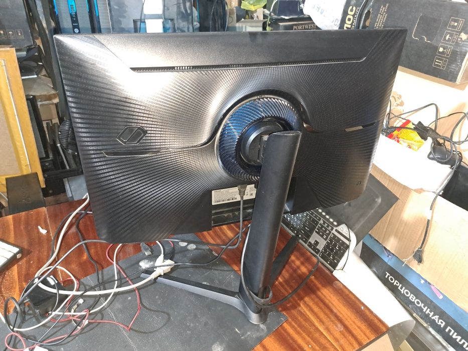 27" Samsung Odyssey 40B 240Hz
