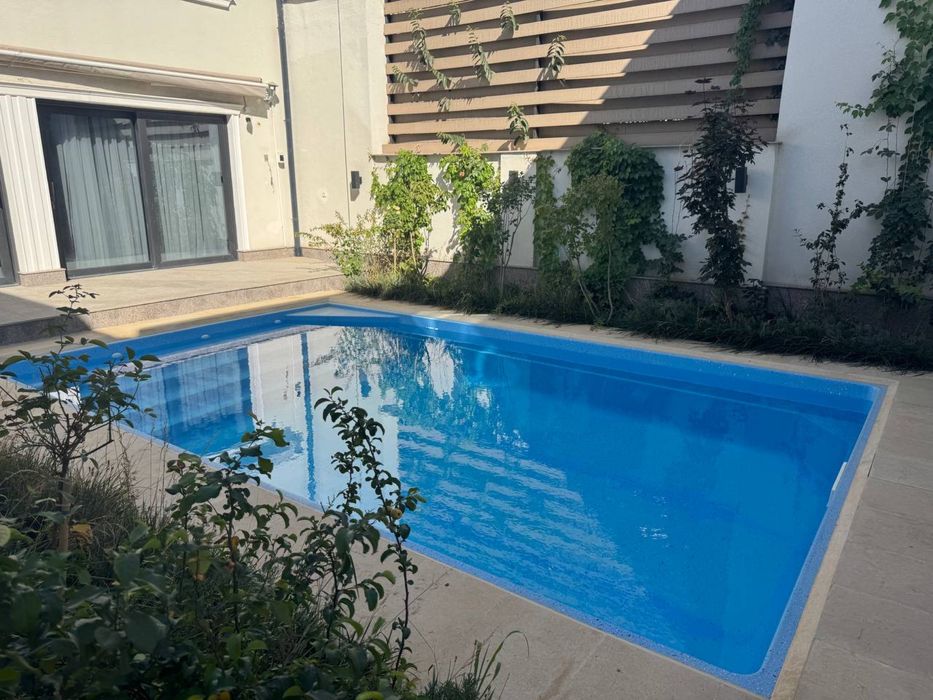 Сдается в аренду частный дом с бассейном в махалле Амир Темур.