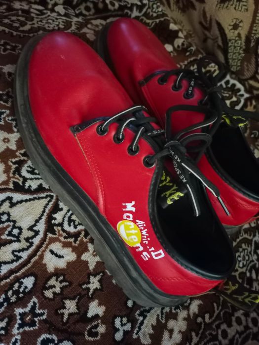 Продам Школьный костюм,  туфли