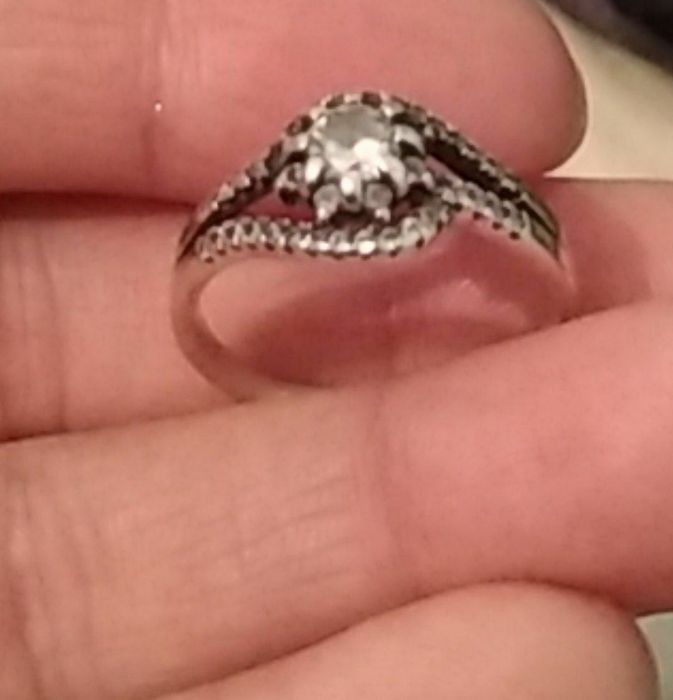 doppi uzuk 4 gram 17.5 razmer ajoyib bortib turadi 130 ming