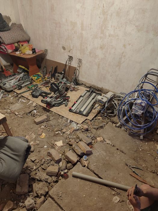 Продам срочно строительный инструмент