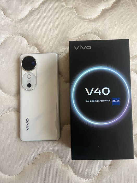 Vivo V40 12+12/256Gb