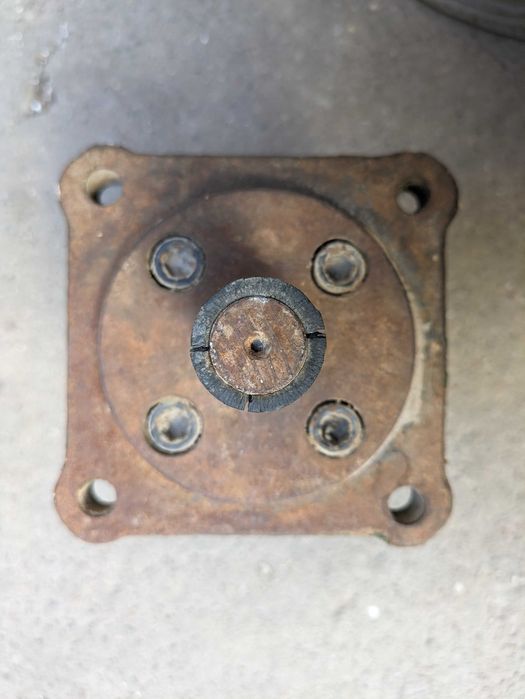 Гидропривод, насос пластинчатый нерегул-емый 63 атм. Г12-2. Елец 1968г