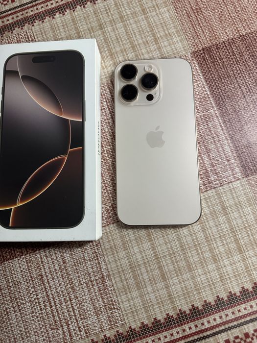 iPhone 16 Pro 256 GB с оставаща гаранция 17 месеца.