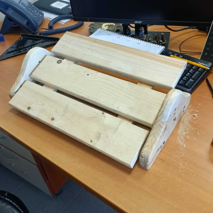 Поставка /табуретка / за крака