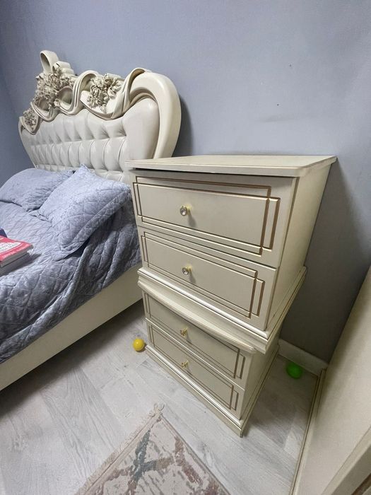 Продам спальный гарнитур