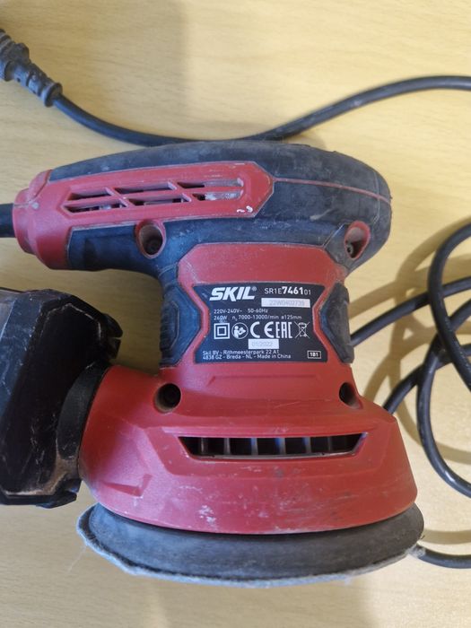 Șlefuitor cu excentric SKIL SR1E7461. 260W. 1300RPM Disc 125 mm.În stare foarte bună de funcționare.