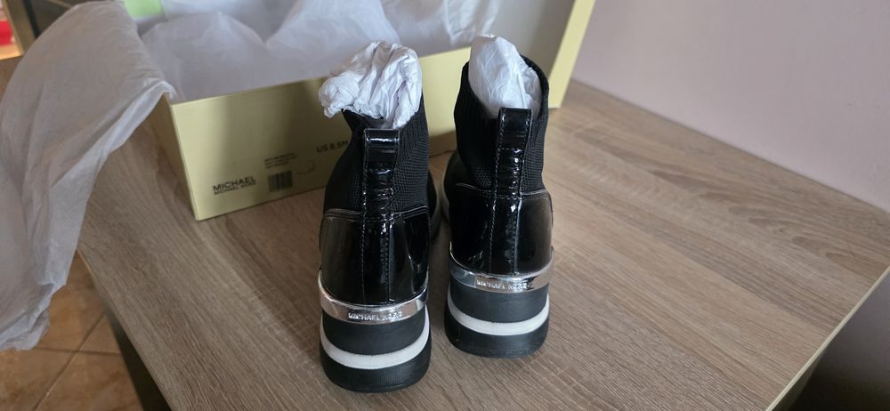 Michael Kors Skyler Bootie, 39