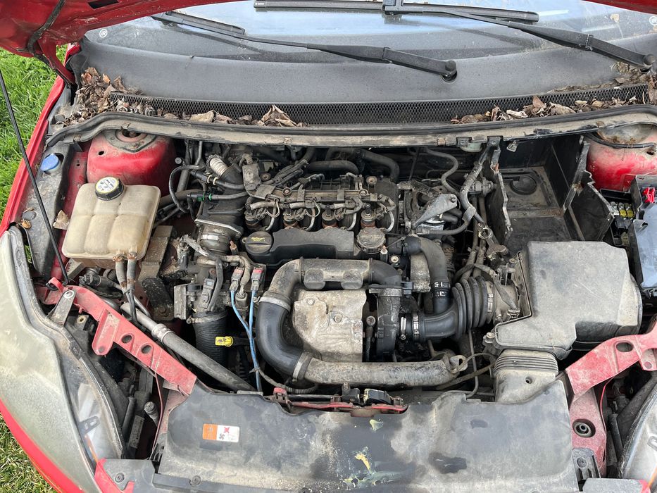 Ford Focus 2010 Break 1.6 TDCI - Se vinde întreagă pentru dezmembrări