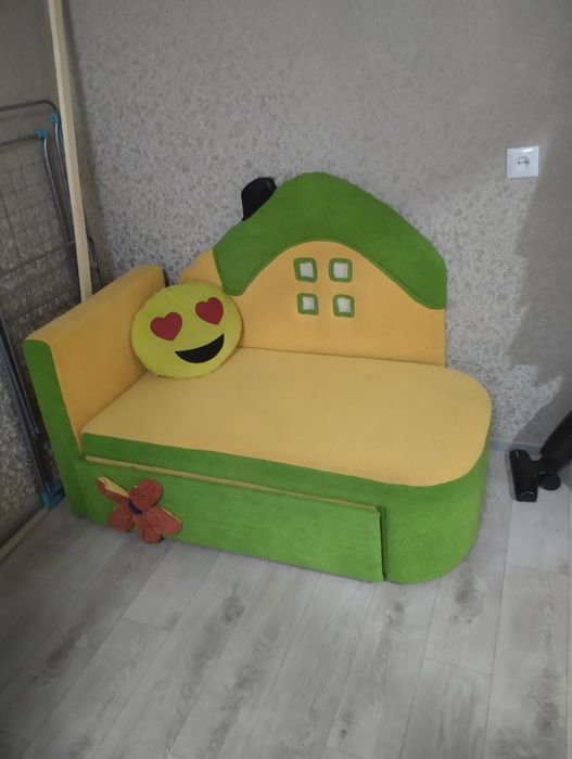 Продам диван детский