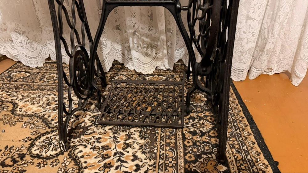 Швейная машинка Zinger