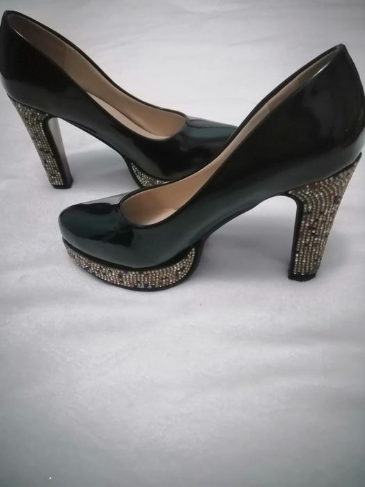 Toʼy va bazmlar uchun mos tufli 38 razmer