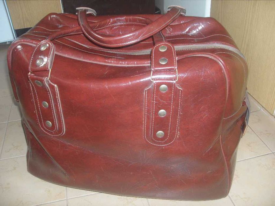 голяма пътна чанта