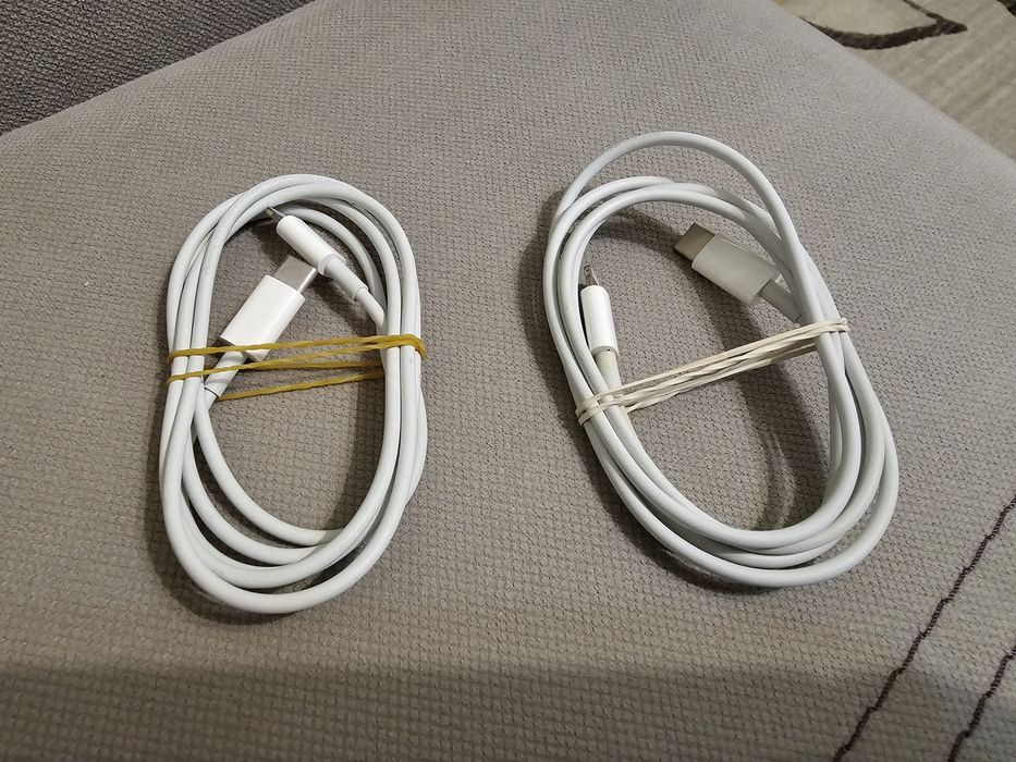 Cablu original  Iphone, doar din cutia telefonului.