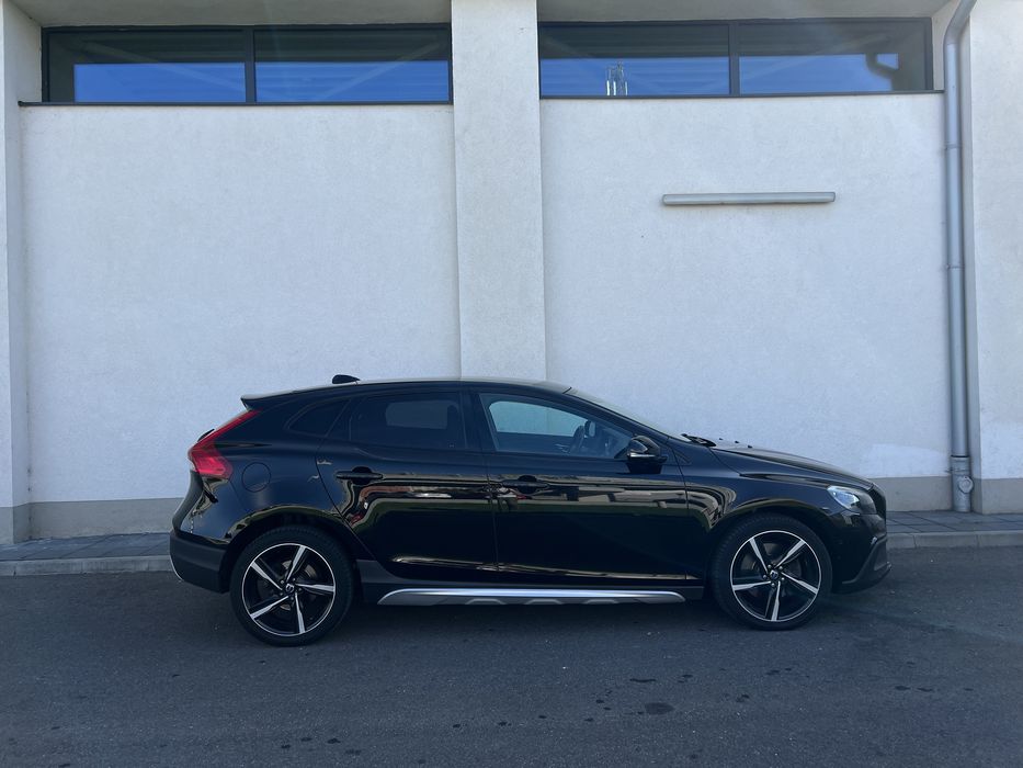 Volvo V40 Cross Country 5pistoane automata/piele/camera/panoramic