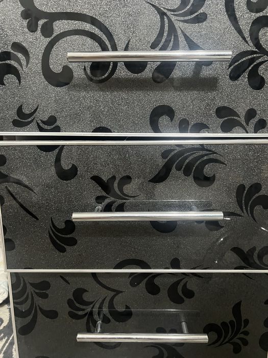 Маникюрный стол. Срочно