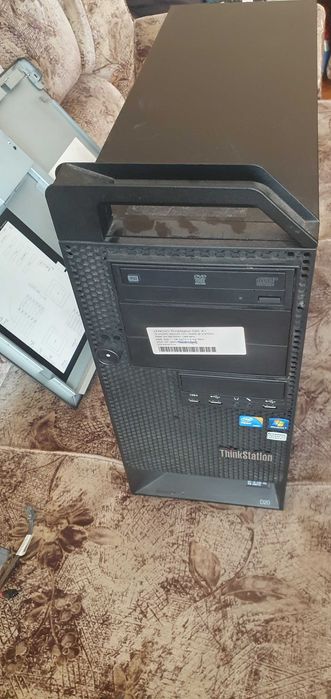 Продавам Lenovo ThinkStation D20 K1