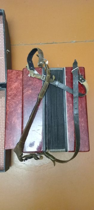 Гармонь с регистрами продам