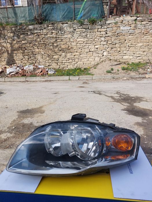 Два броя фарове за ауди А 4 В7