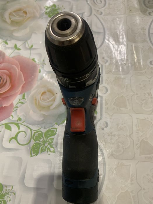 Bosch Bosch GSR 12V-15 FC/двускоростен винтоверт със меняеми глави