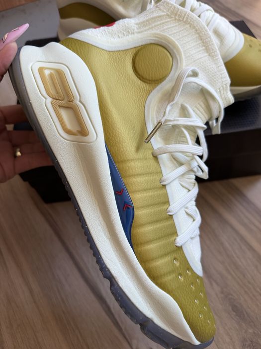 Оригинални нови маратонки Under Armour Curry 4 Retro! 44,5 н