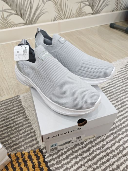 Обувь новая легкая