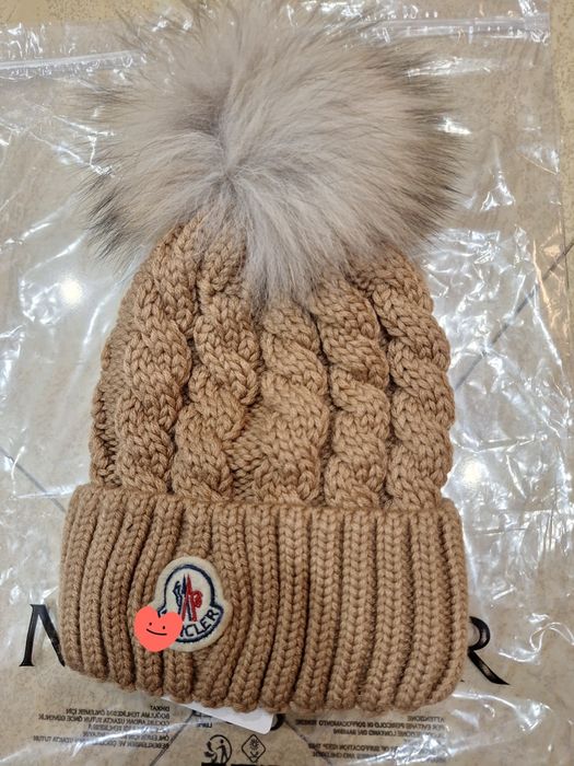 Зимна шапка Moncle...