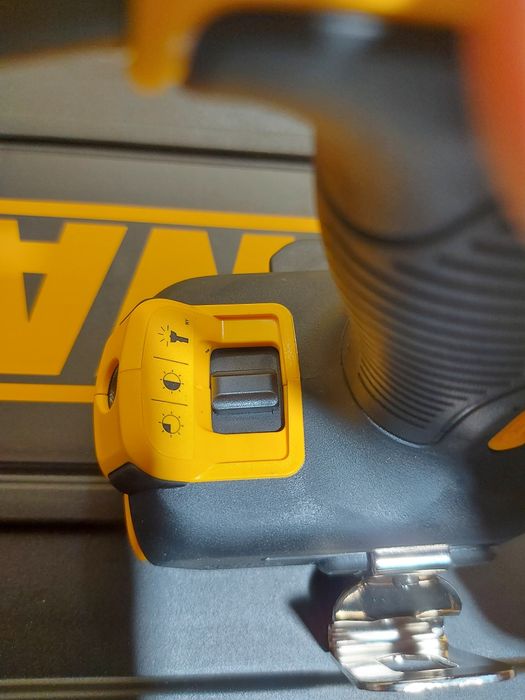 Нов винтоверт Dewalt DCD996N