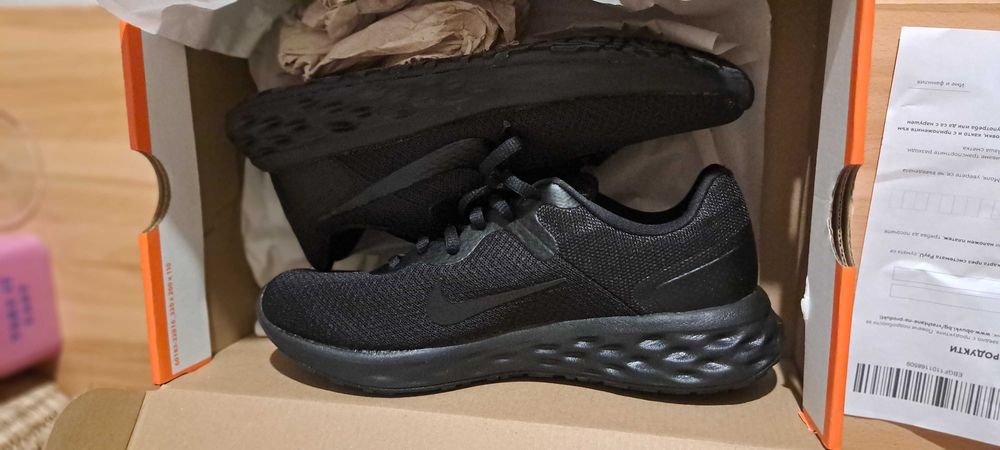 Маратонки Nike, нови, #38.5 номер