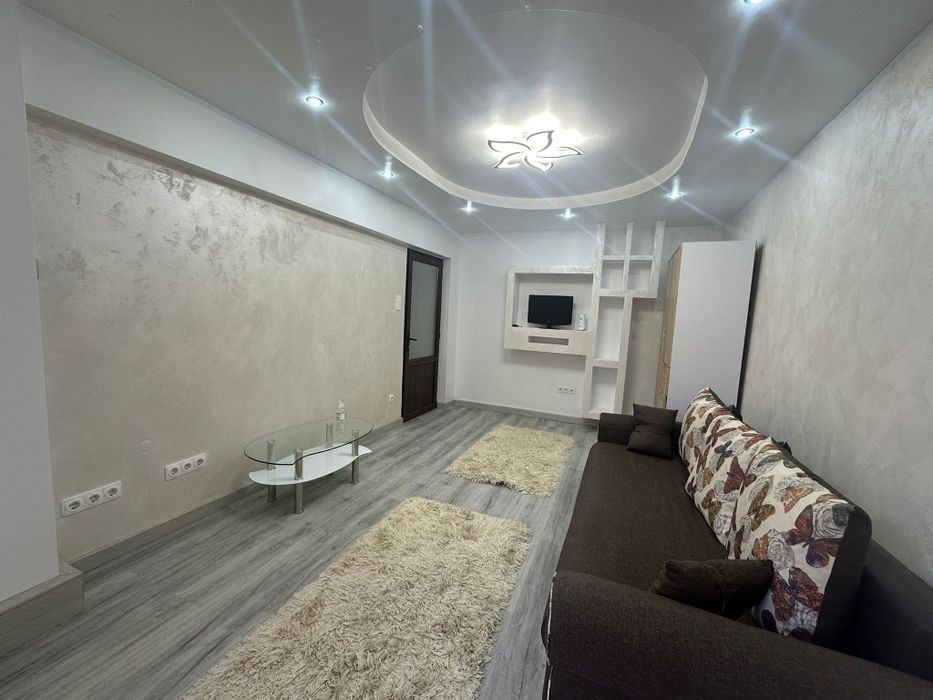 Inchiriez apartament 2 camere cochet și luminos, confort I