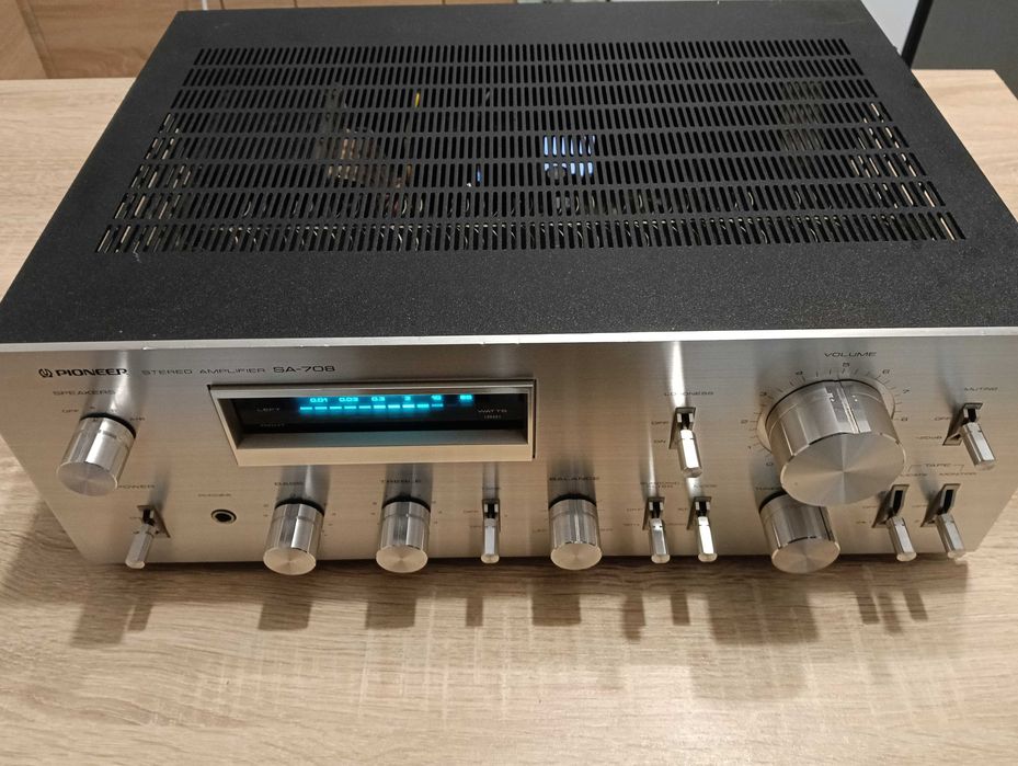 Усилвател Pioneer SA 708
