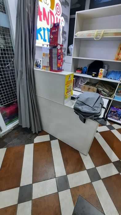Продам торговое оборудование.